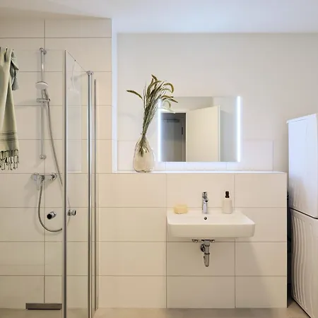 C7 - Ruhige Lage, Balkon Mit Blick Ins Gruene, Zwei Schlafzimmer & Zwei Badezimmer Im 