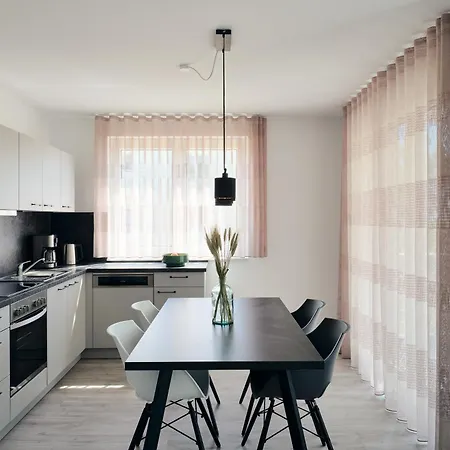 Apartament C7 - Ruhige Lage, Balkon Mit Blick Ins Gruene, Zwei Schlafzimmer & Zwei Badezimmer Im 